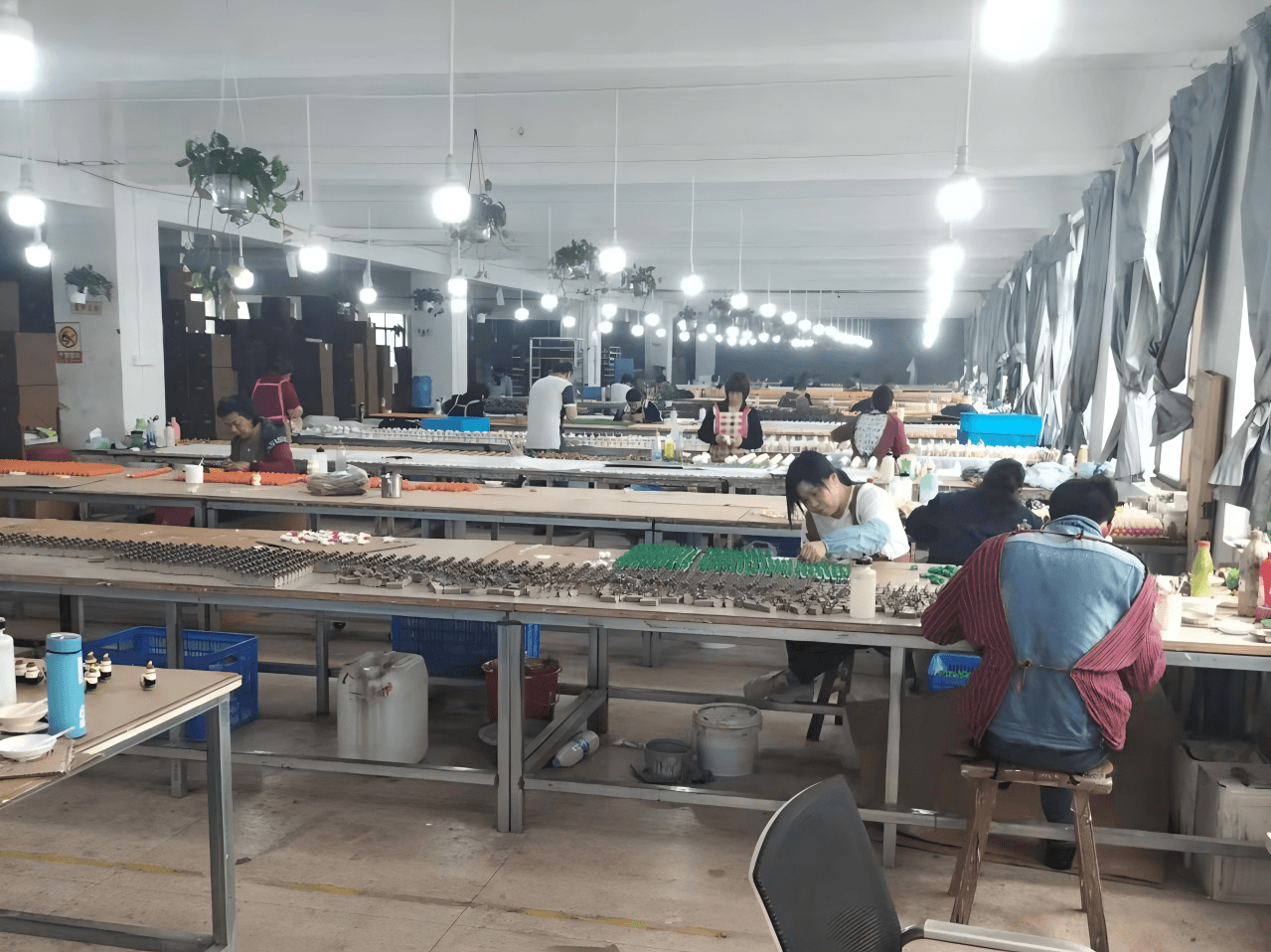 Kelikuli resin toy factory workshop