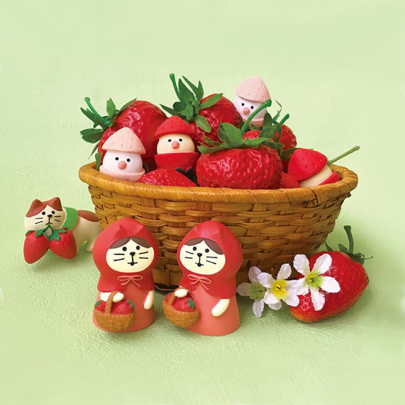 Custom Resin Kawaii Japanese Zakka Strawberry Cat Miniature Figurine Decor — image 3