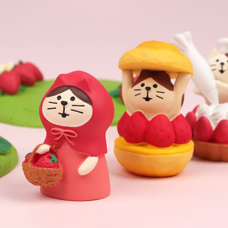 Custom Resin Kawaii Japanese Zakka Strawberry Cat Miniature Figurine Decor — image 4