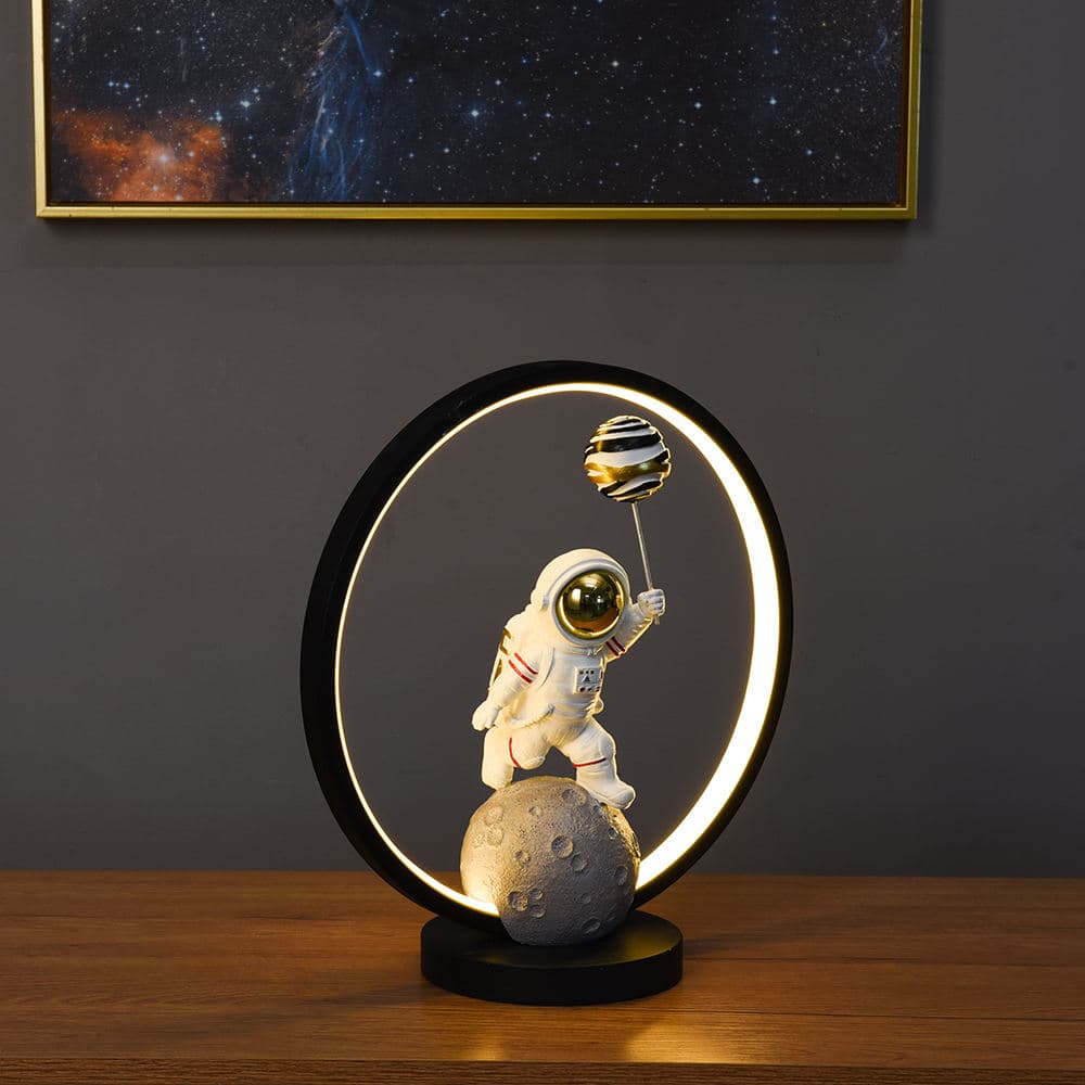 Modern LED Resin Astronaut Statue Table Night Light with USB Plug for Kids Room Bedroom Nightstand Decoration
