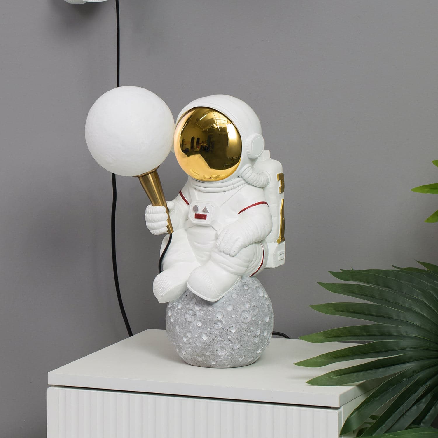 Newest Trending Resin Astronaut Led Night Light Home Decor Interior Lighting Spaceman Statue for Kid's Room — image 3
