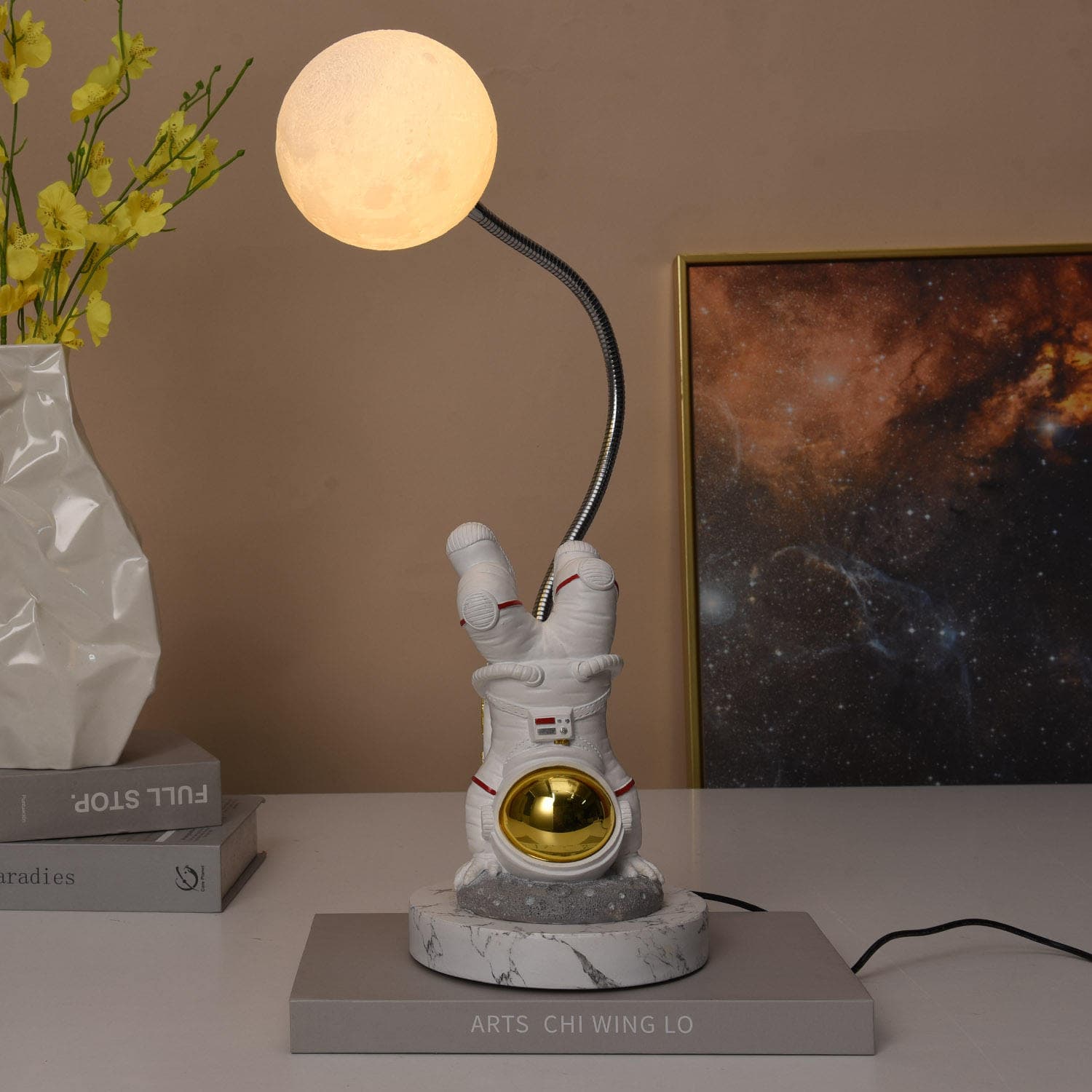 Home Decor Spaceman Resin Statue Desk Lamp Bedroom Accessories Office Room Furniture Astronaut Night Light