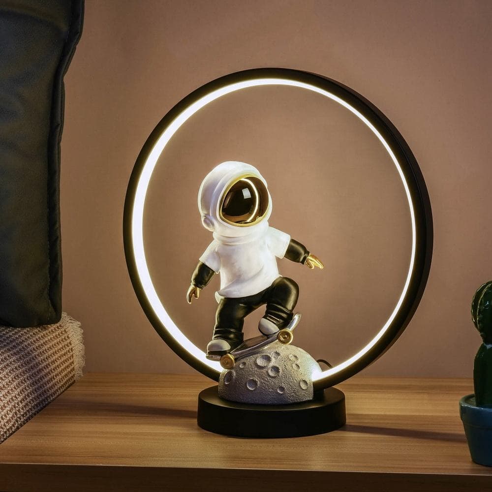 3pcs MOQ USB Cable Resin Decorative Astronaut Figurine Night Light 3D Space Man Statue LED Table Lamp Home Decor — image 2