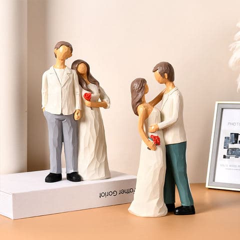 Lovers Embrace Resin Figurine Romantic Love Home Decor Symbolic Couple Statue Wedding Anniversary Gift